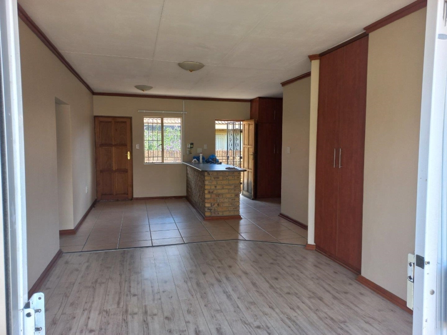 To Let 3 Bedroom Property for Rent in Langenhovenpark Free State